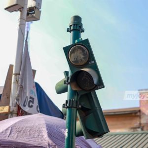 dysfunctional traffic lights_green roads1 The beauty of dysfunctional traffic lights in Ghana